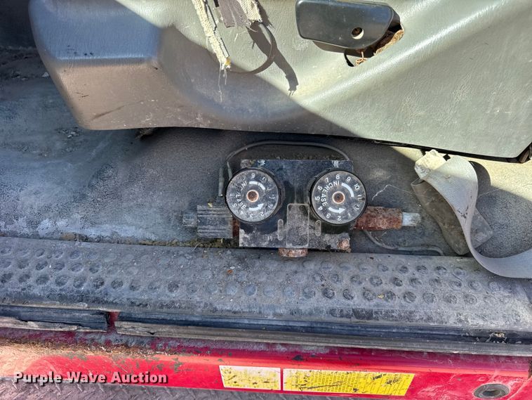 image for item EF2280 2005 Ford F350 Super Duty dump flatbed pickup truck