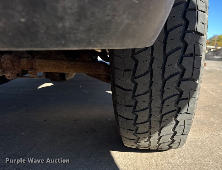 image for item EF2280 2005 Ford F350 Super Duty dump flatbed pickup truck