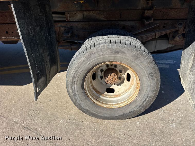 image for item EF2280 2005 Ford F350 Super Duty dump flatbed pickup truck