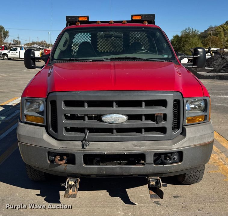 image for item EF2281 2005 Ford F-350 dump flatbed pickup truck
