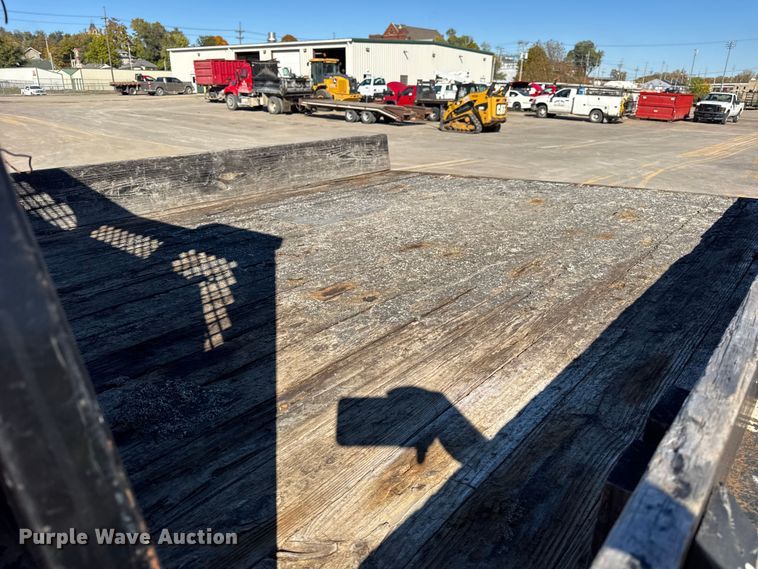 image for item EF2281 2005 Ford F-350 dump flatbed pickup truck