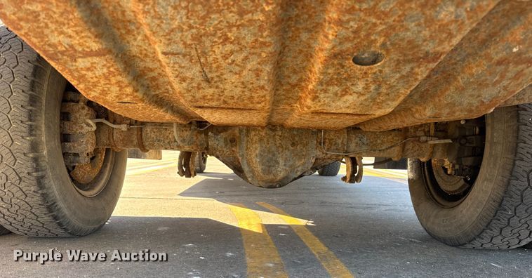 image for item EF2281 2005 Ford F-350 dump flatbed pickup truck