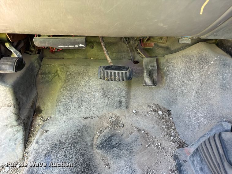 image for item EF2281 2005 Ford F-350 dump flatbed pickup truck