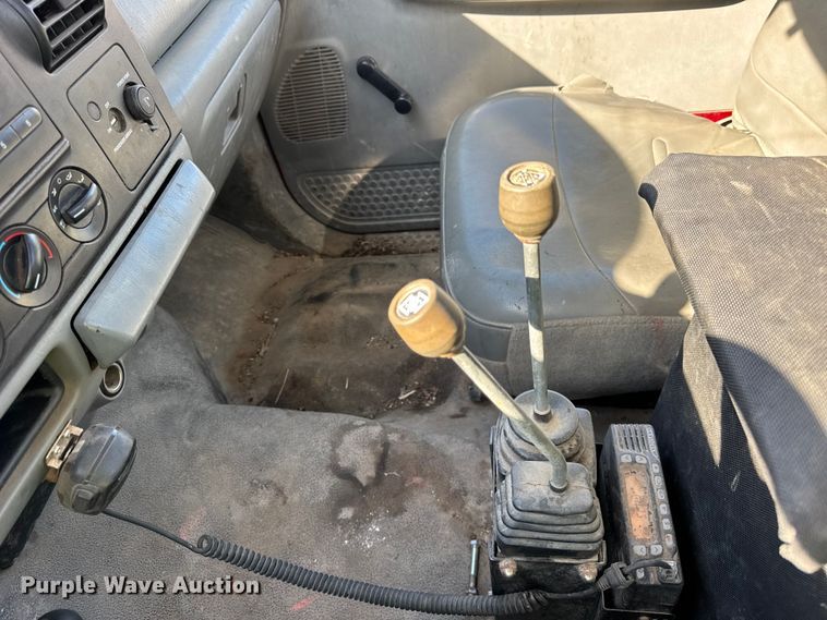 image for item EF2281 2005 Ford F-350 dump flatbed pickup truck