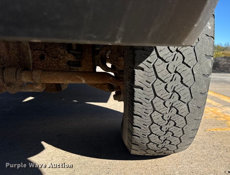 image for item EF2281 2005 Ford F-350 dump flatbed pickup truck