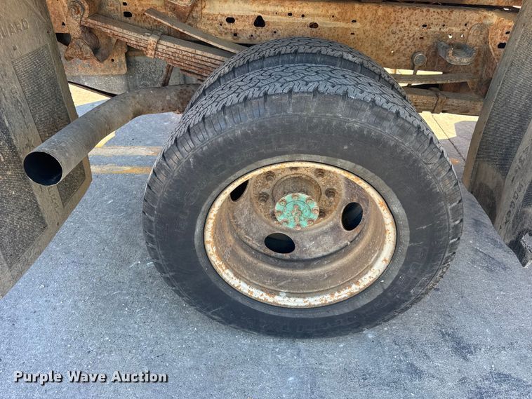 image for item EF2281 2005 Ford F-350 dump flatbed pickup truck