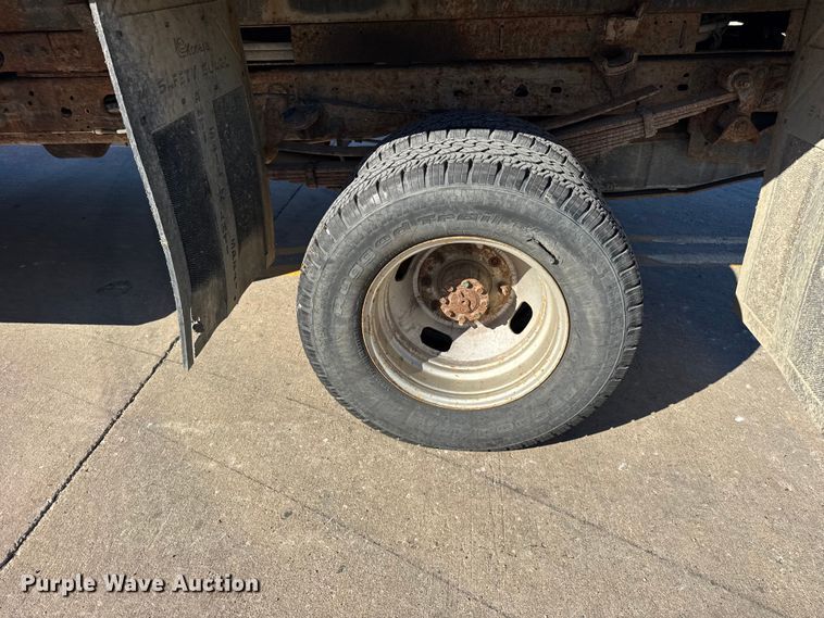 image for item EF2281 2005 Ford F-350 dump flatbed pickup truck