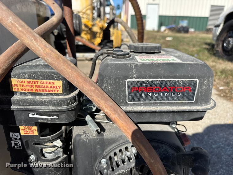 image for item EF2283 FMC sprayer