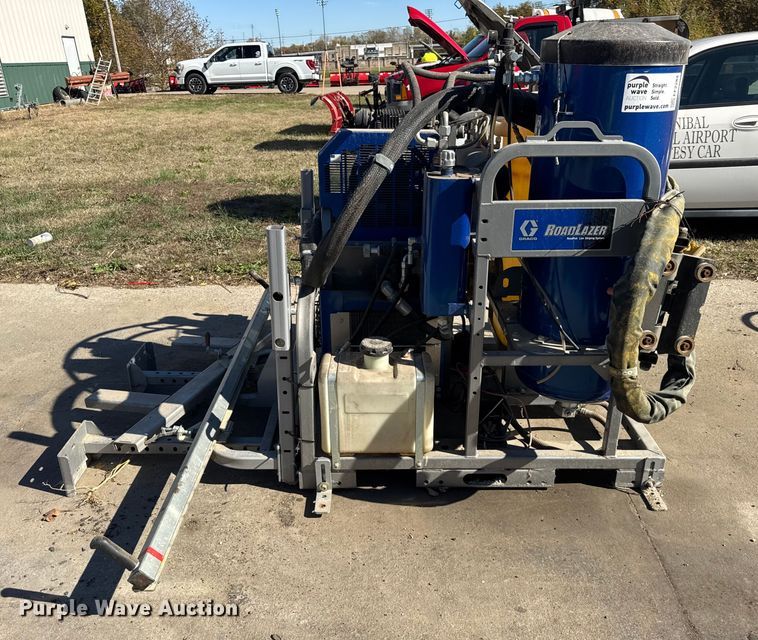 image for item EF2284 Graco Road pak paint striper