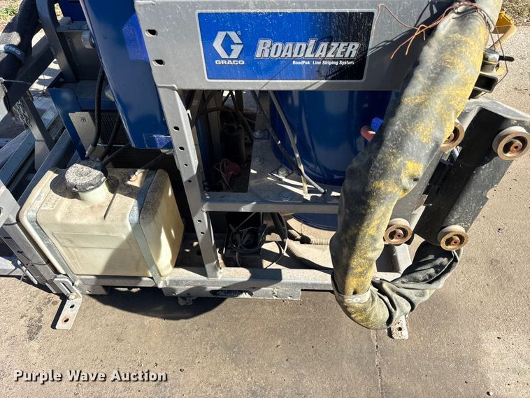 image for item EF2284 Graco Road pak paint striper