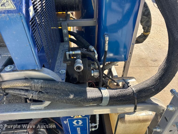 image for item EF2284 Graco Road pak paint striper