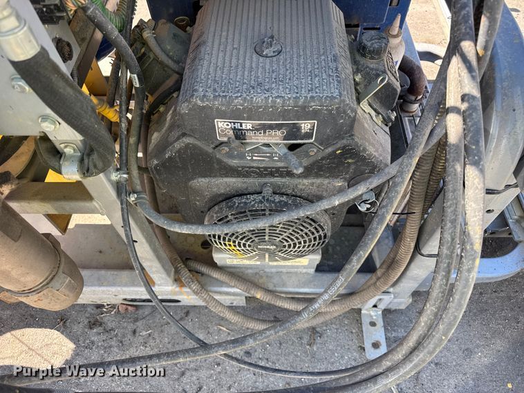 image for item EF2284 Graco Road pak paint striper