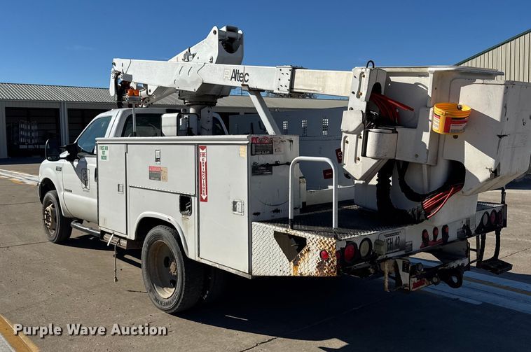 image for item EF2285 2002 Ford F550 bucket truck
