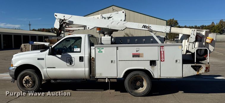 image for item EF2285 2002 Ford F550 bucket truck