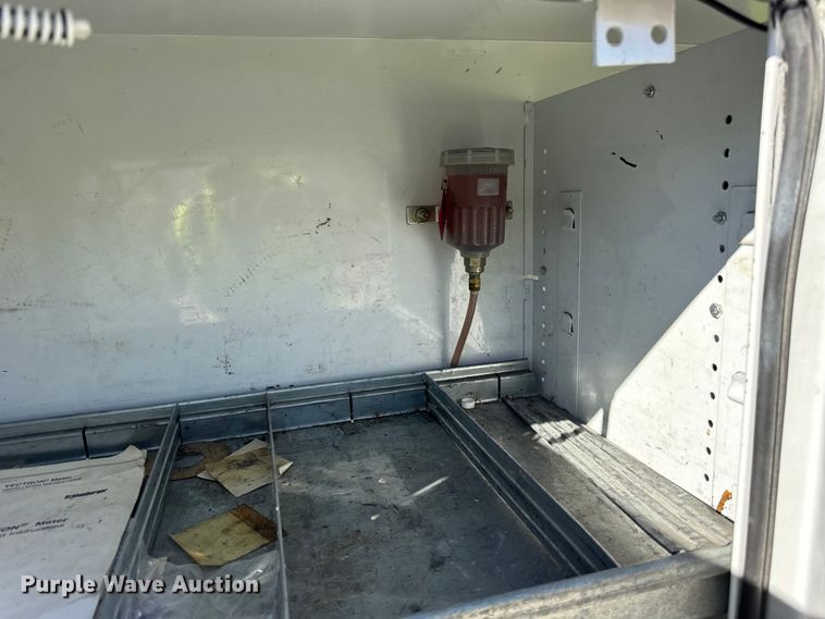 image for item EF2285 2002 Ford F550 bucket truck