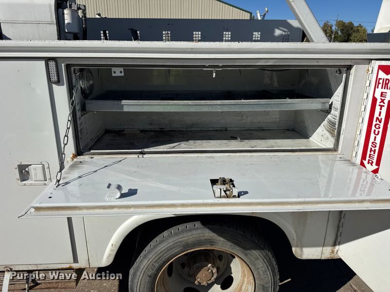 image for item EF2285 2002 Ford F550 bucket truck