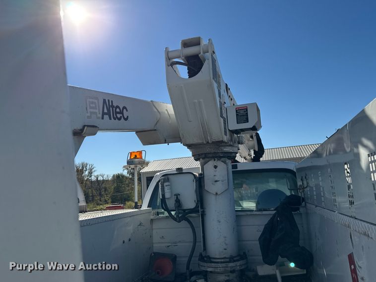 image for item EF2285 2002 Ford F550 bucket truck