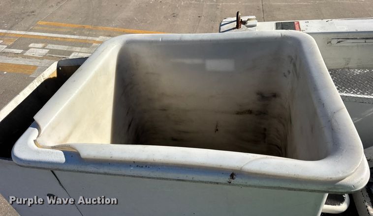 image for item EF2285 2002 Ford F550 bucket truck