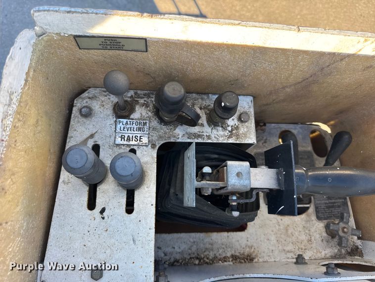 image for item EF2285 2002 Ford F550 bucket truck