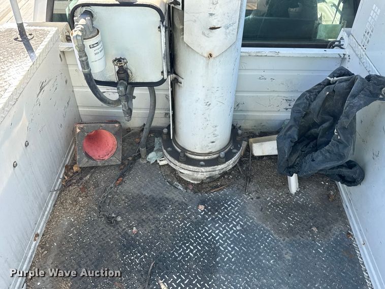 image for item EF2285 2002 Ford F550 bucket truck