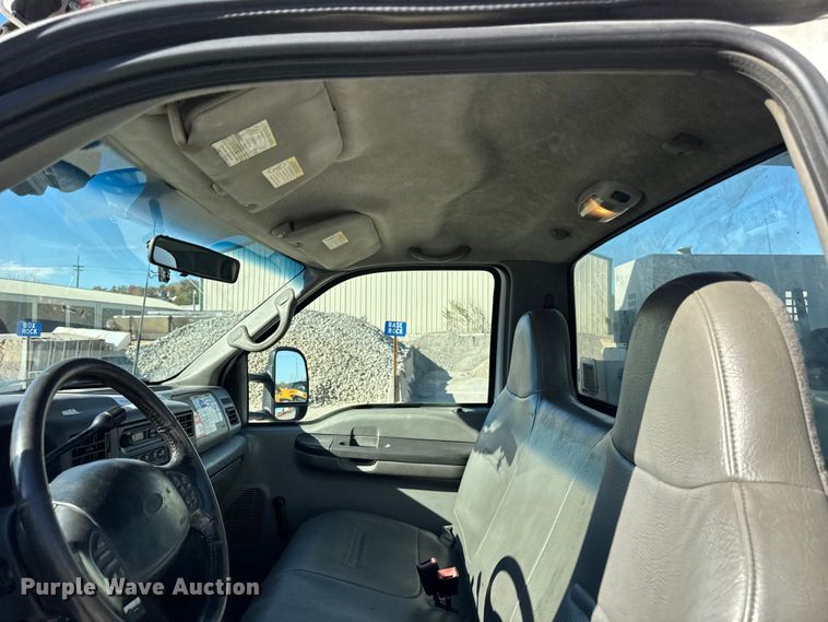 image for item EF2285 2002 Ford F550 bucket truck