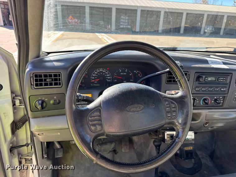 image for item EF2285 2002 Ford F550 bucket truck