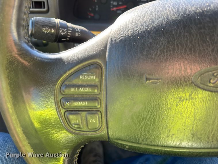 image for item EF2285 2002 Ford F550 bucket truck