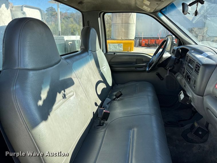 image for item EF2285 2002 Ford F550 bucket truck