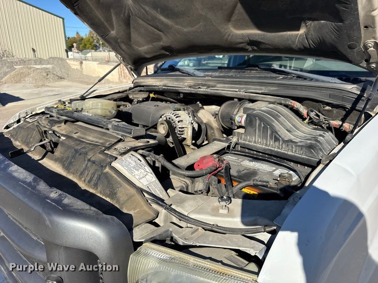 image for item EF2285 2002 Ford F550 bucket truck