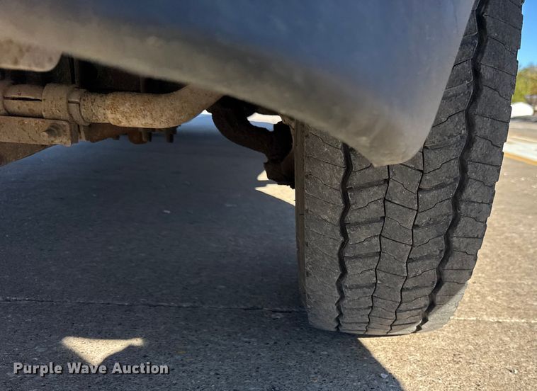 image for item EF2285 2002 Ford F550 bucket truck