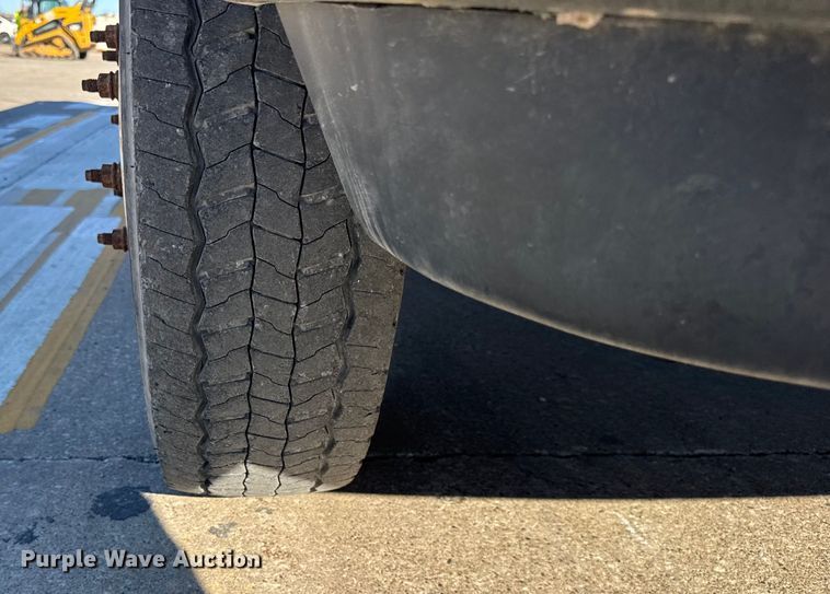 image for item EF2285 2002 Ford F550 bucket truck