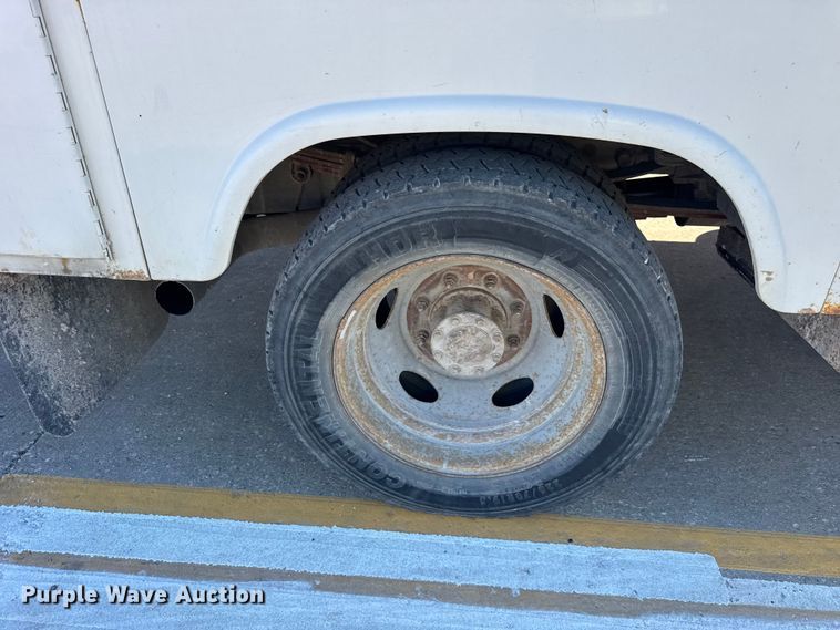 image for item EF2285 2002 Ford F550 bucket truck