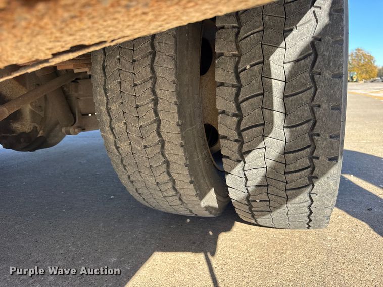 image for item EF2285 2002 Ford F550 bucket truck