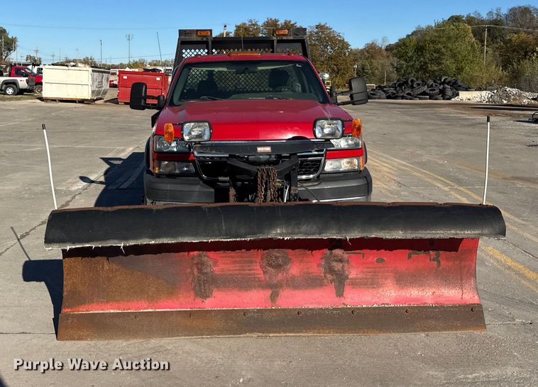 image for item EF2286 2007 Chevrolet Silverado 3500 dump flatbed pickup truck