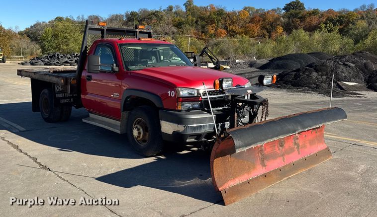 image for item EF2286 2007 Chevrolet Silverado 3500 dump flatbed pickup truck