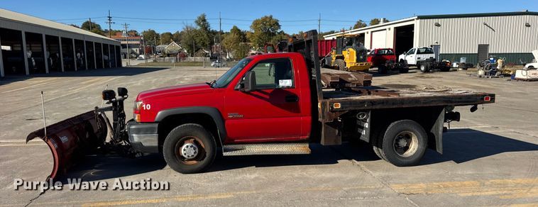 image for item EF2286 2007 Chevrolet Silverado 3500 dump flatbed pickup truck