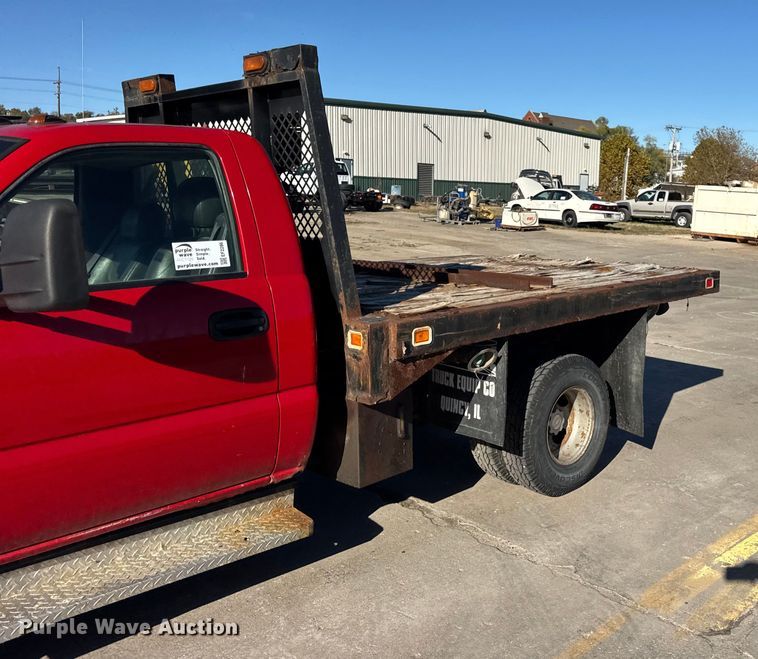 image for item EF2286 2007 Chevrolet Silverado 3500 dump flatbed pickup truck