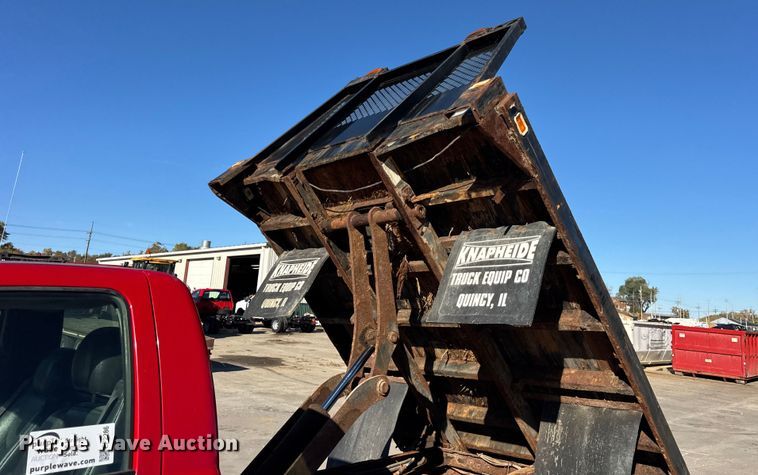 image for item EF2286 2007 Chevrolet Silverado 3500 dump flatbed pickup truck