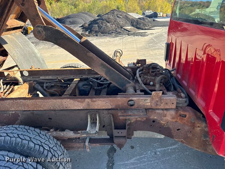 image for item EF2286 2007 Chevrolet Silverado 3500 dump flatbed pickup truck