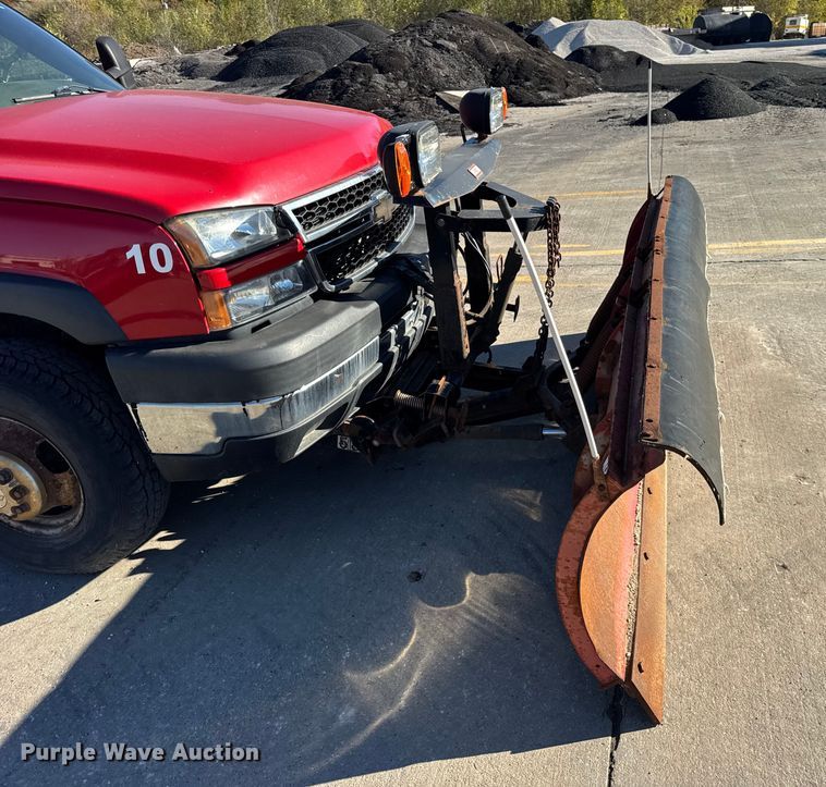 image for item EF2286 2007 Chevrolet Silverado 3500 dump flatbed pickup truck