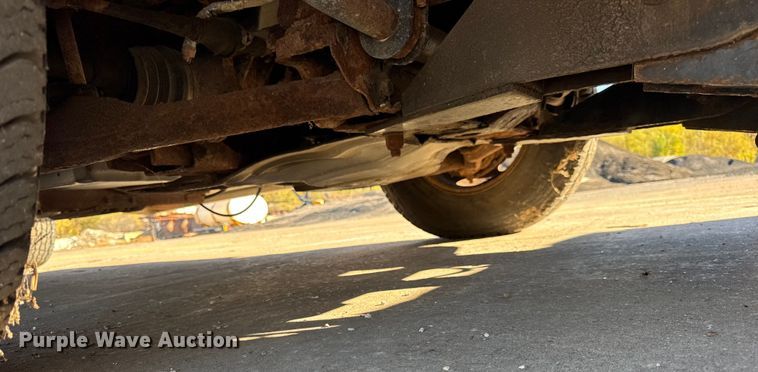 image for item EF2286 2007 Chevrolet Silverado 3500 dump flatbed pickup truck