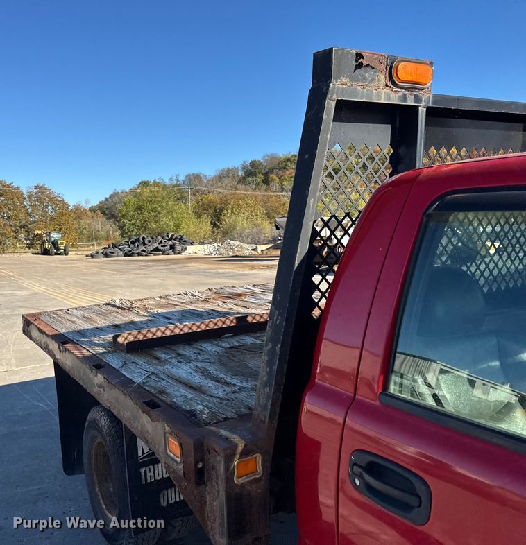 image for item EF2286 2007 Chevrolet Silverado 3500 dump flatbed pickup truck