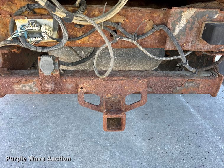 image for item EF2286 2007 Chevrolet Silverado 3500 dump flatbed pickup truck