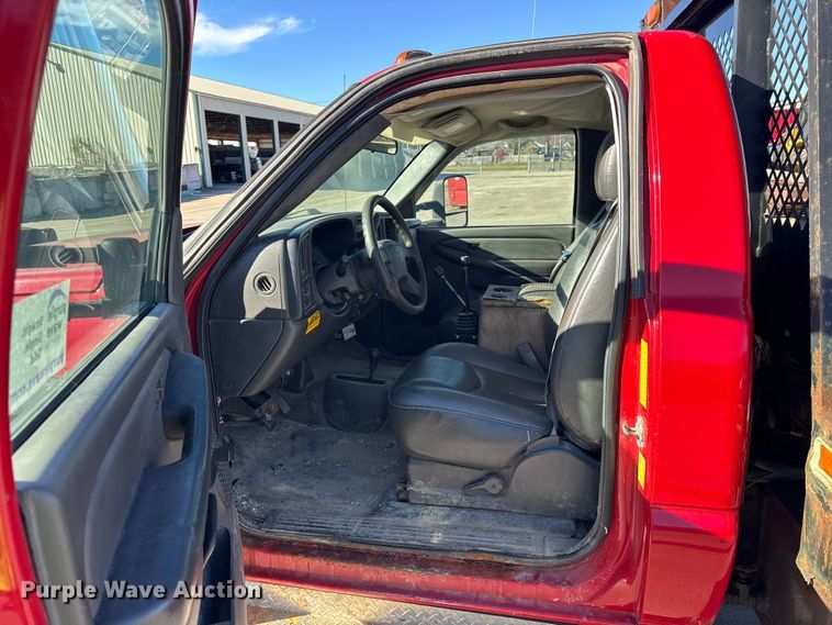 image for item EF2286 2007 Chevrolet Silverado 3500 dump flatbed pickup truck