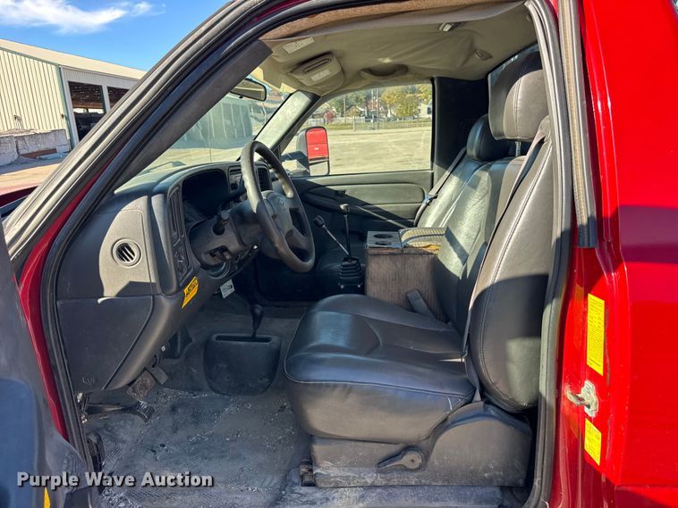 image for item EF2286 2007 Chevrolet Silverado 3500 dump flatbed pickup truck