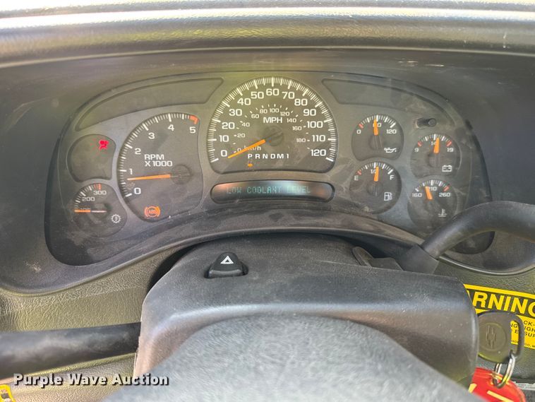 image for item EF2286 2007 Chevrolet Silverado 3500 dump flatbed pickup truck