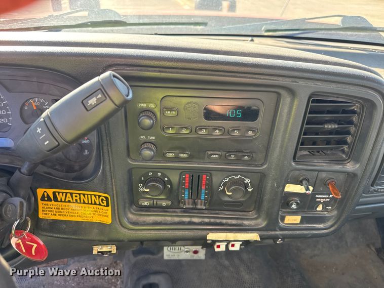 image for item EF2286 2007 Chevrolet Silverado 3500 dump flatbed pickup truck