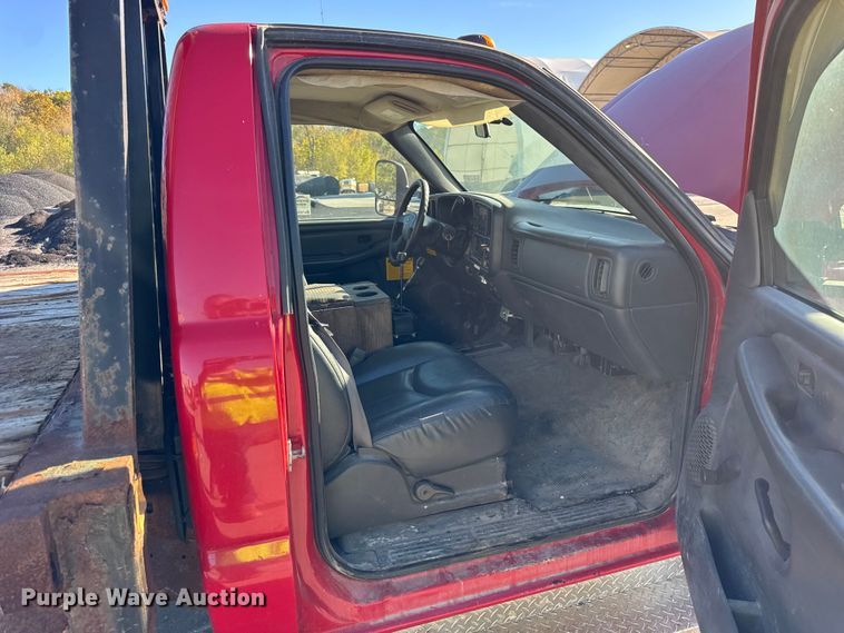 image for item EF2286 2007 Chevrolet Silverado 3500 dump flatbed pickup truck