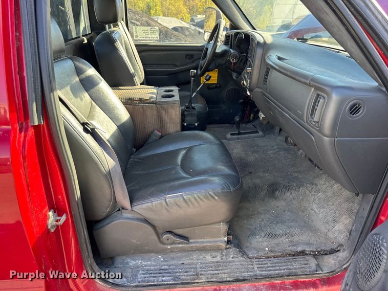 image for item EF2286 2007 Chevrolet Silverado 3500 dump flatbed pickup truck