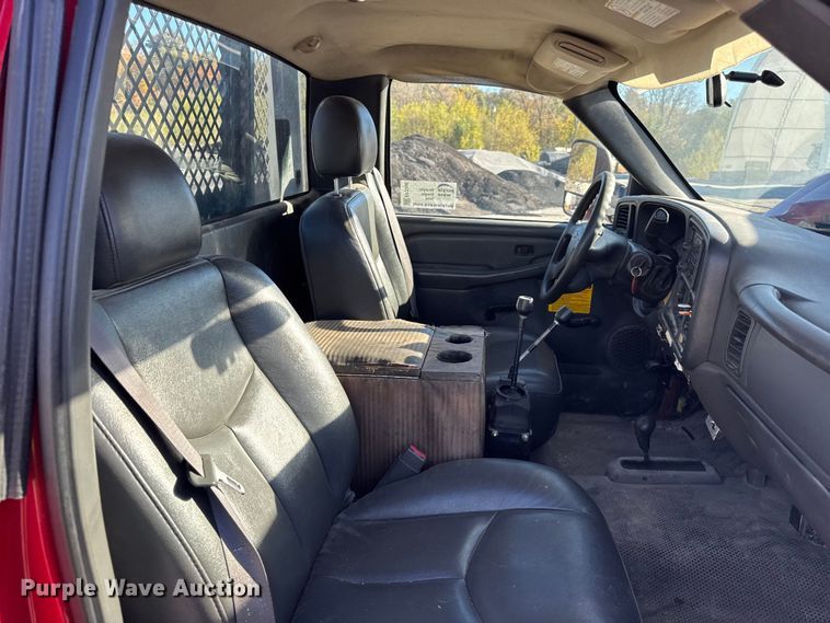 image for item EF2286 2007 Chevrolet Silverado 3500 dump flatbed pickup truck